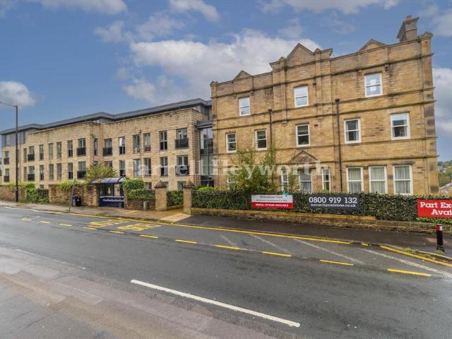Flat for sale in Greaves, Bare