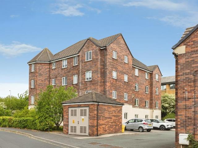 Flat for sale in Bierley, West Yorkshire