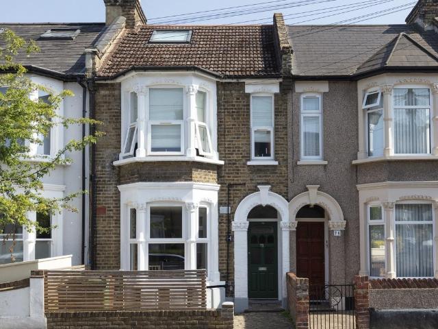 Flat for sale in Greater London