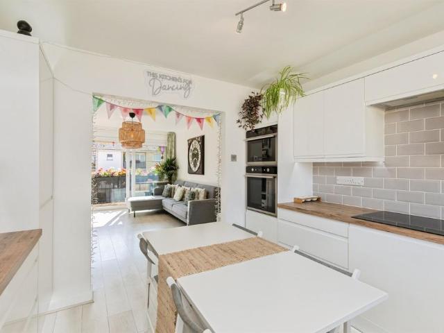 Flat for sale in Lambridge, Dulcote