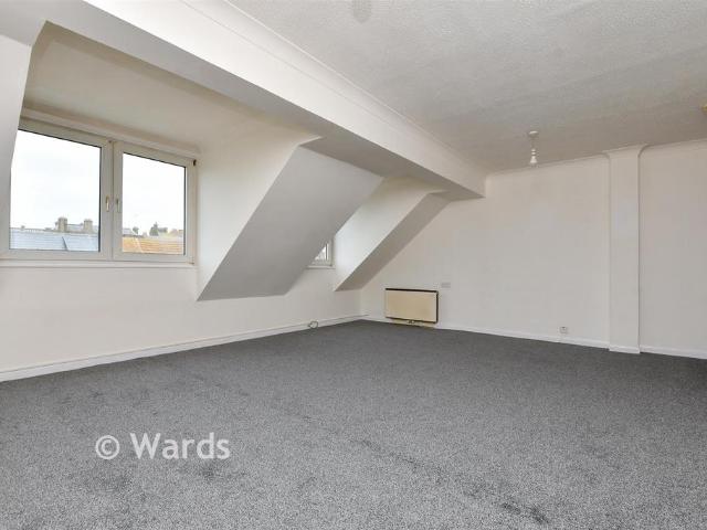 Flat for sale in East Cliff, Acol