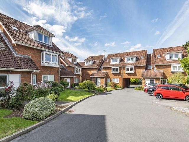 Flat for sale in Tycoch, Nangreaves