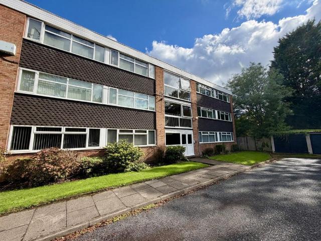 Flat for sale in Walmley, Birmingham
