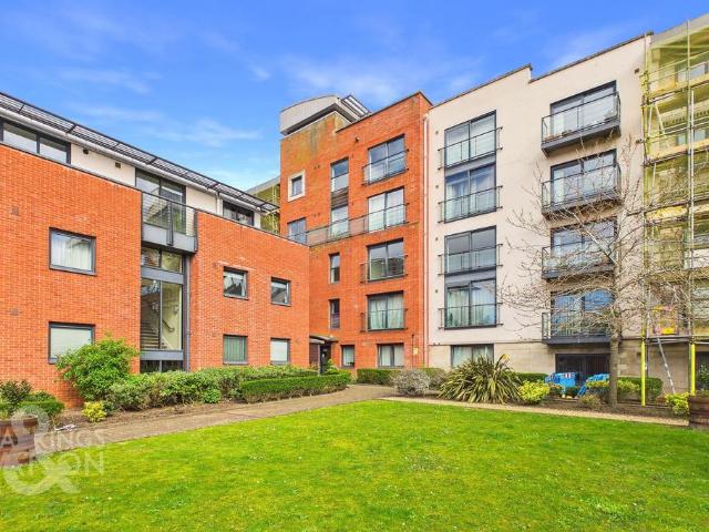 Flat for sale in Heigham Grove, East Bank