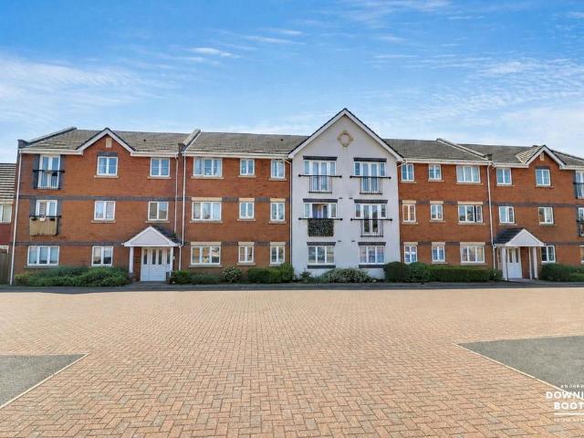 Flat for sale in Shire Oak, West Midlands