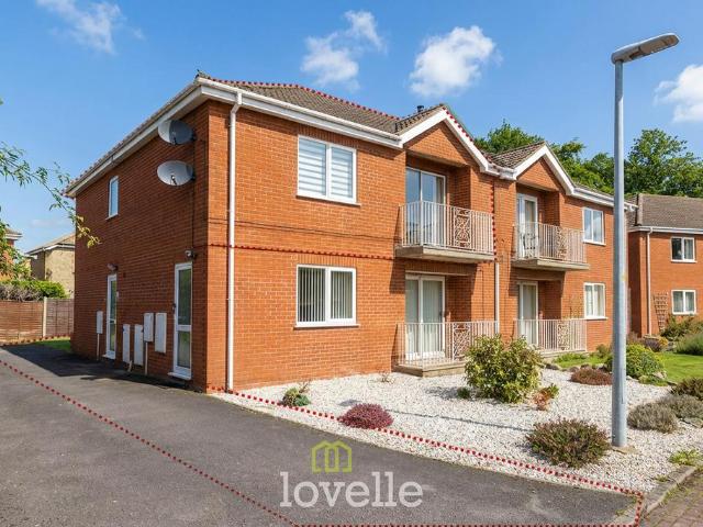 Flat for sale in Littlefield, Grimsby