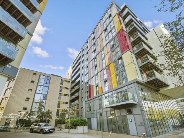 Flat for sale in Hackney Wick, Greater London