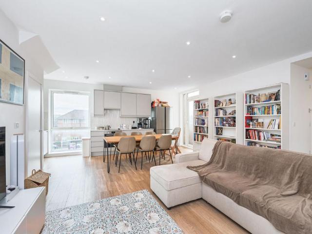 Flat for sale in London Borough of Barnet, Greater London