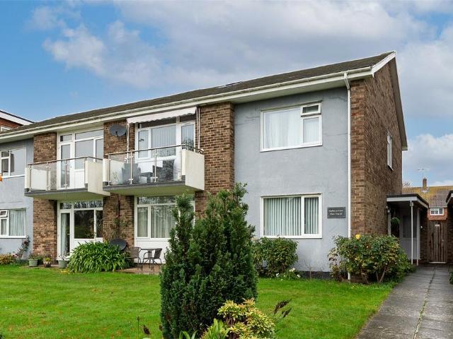 Flat for sale in Worthing, West Sussex