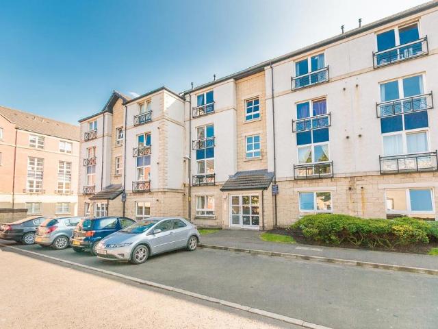Flat for sale in Leith Links, Scotland