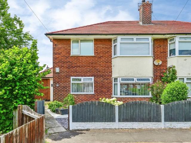 Flat for sale in Kennessee Green, Maghull