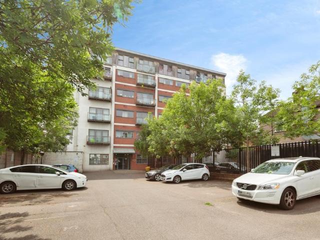 Flat for sale in Greater London