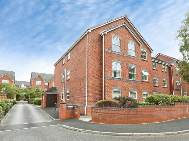 Flat for sale in Kingsmead, Davenham