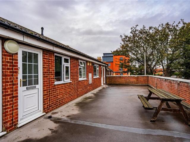 Flat for sale in Wellow, Grimsby