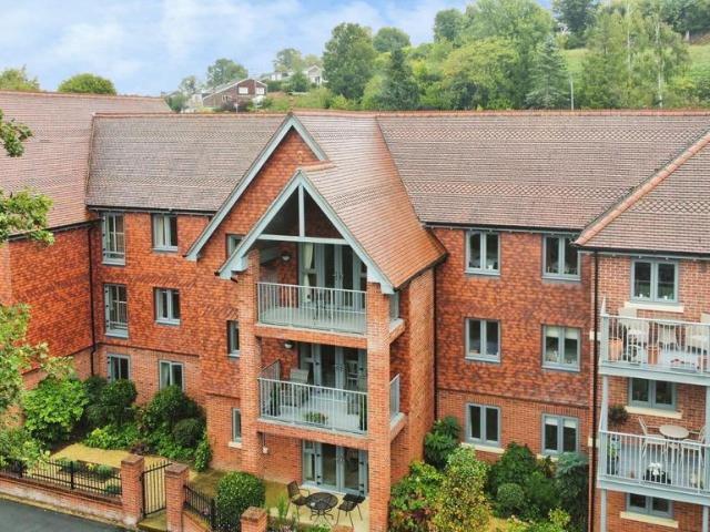 Flat for sale in Marlborough