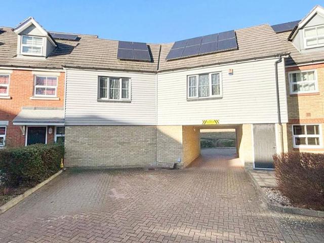 Flat for sale in Bexley, Greater London