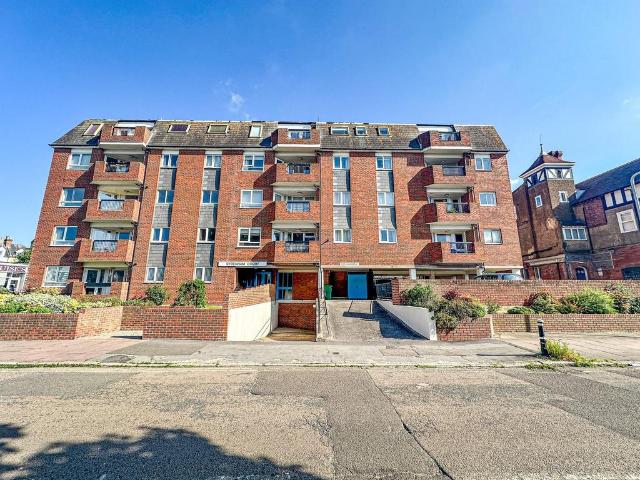 Flat for sale in Central, Heathlands