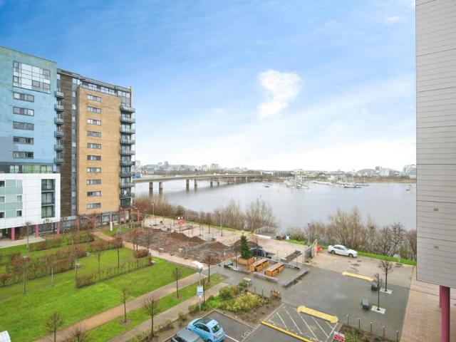 Flat for sale in Cardiff International Sports Village, Falcon Lodge