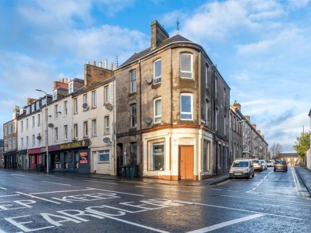Flat for sale in Moneydie, Scotland