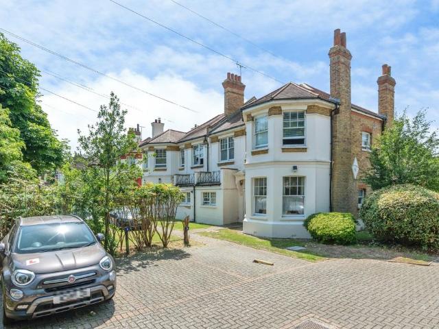 Flat for sale in Milton, Alton Barnes