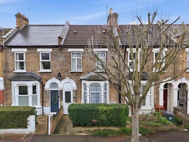 Flat for sale in Temple Mills, Greater London