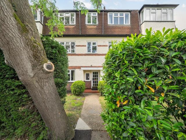 Flat for sale in Greater London