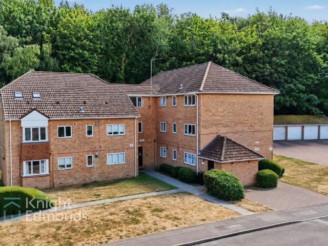 Flat for sale in Parkwood, Gillingham