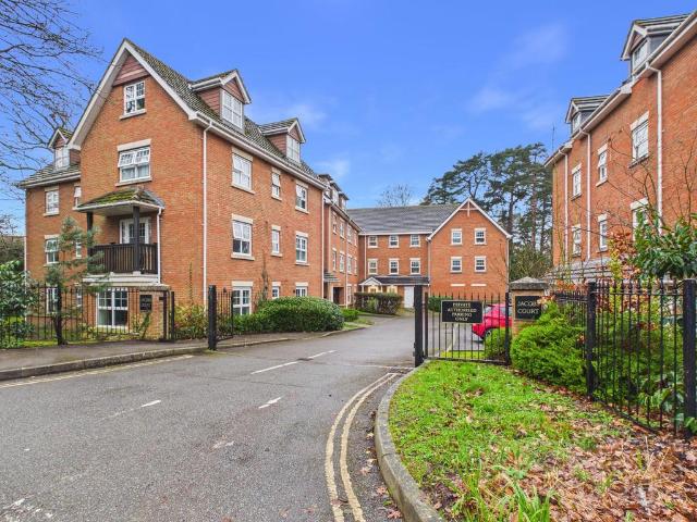 Flat for sale in Glynde, West Sussex