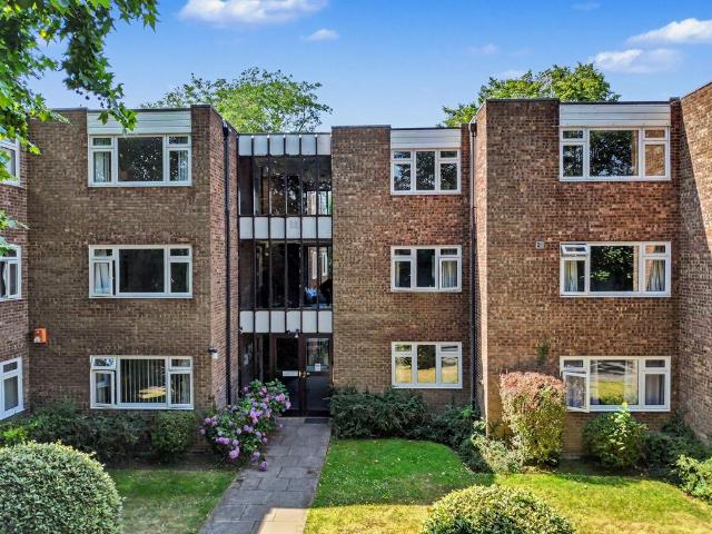 Flat for sale in Blackhills, Surrey
