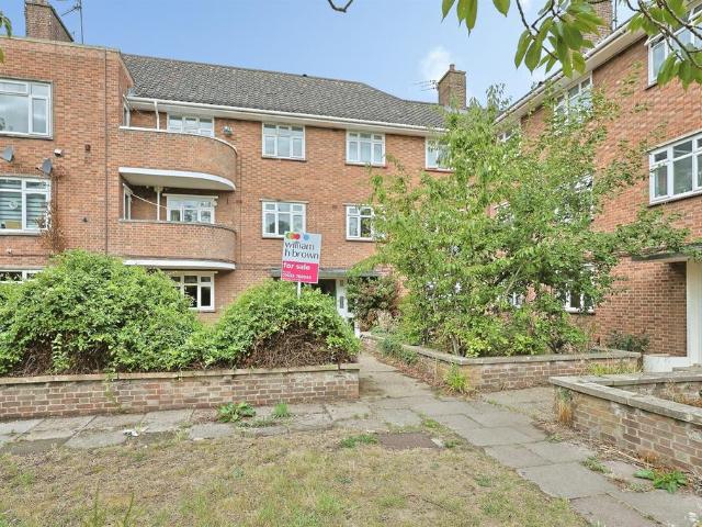 Flat for sale in Lakenham, East Bank