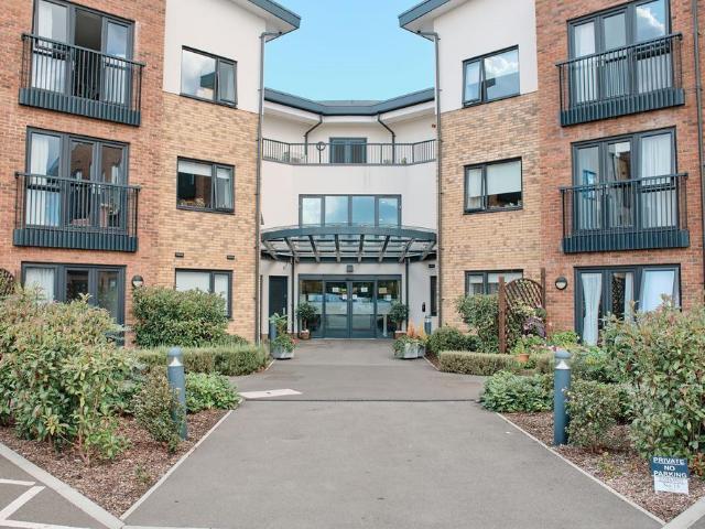 Flat for sale in Ewell, Epsom and Ewell