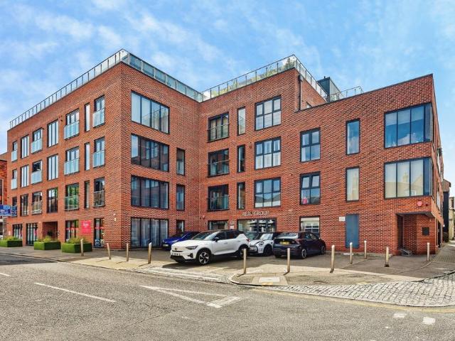 Flat for sale in St. Mildred's, The Bridge