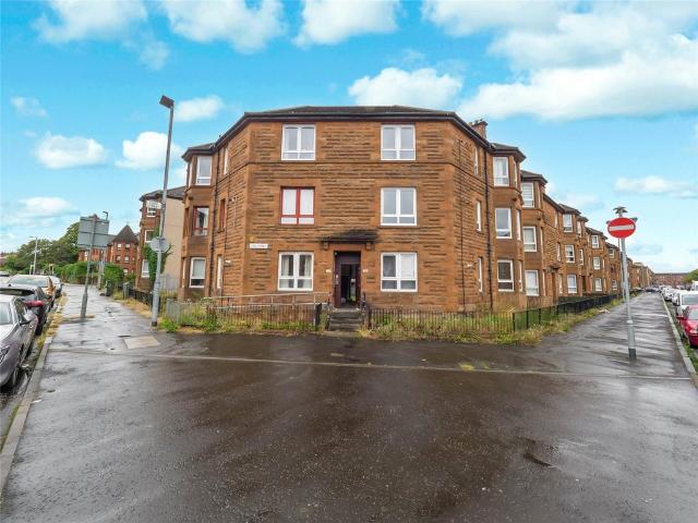 Flat for sale in Scotstoun, Scotland