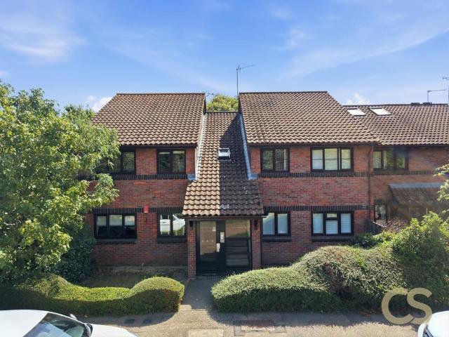 Flat for sale in Broxbourne, Hertfordshire