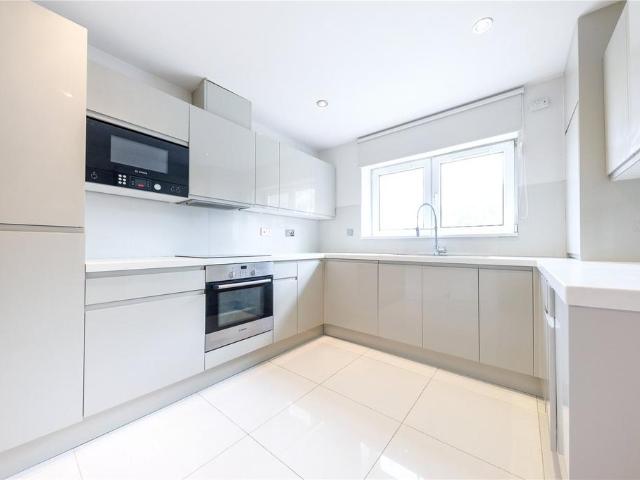 Flat for sale in Kensal Town, Maida Vale