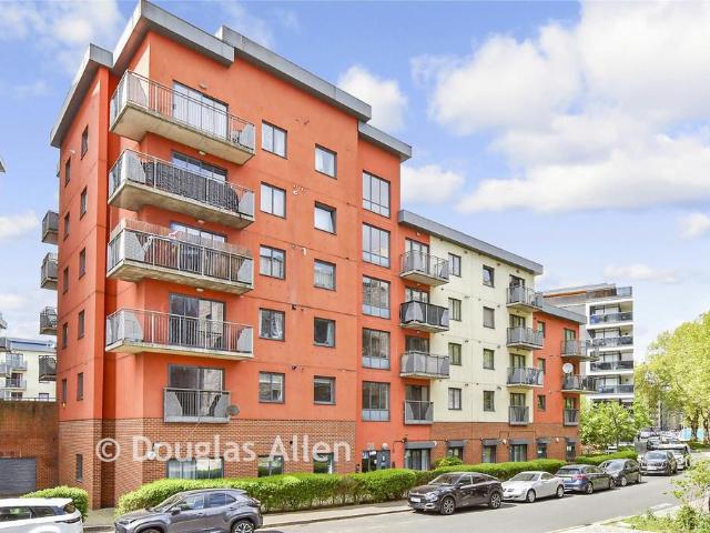 Flat for sale in Gascoigne Estate, Greater London