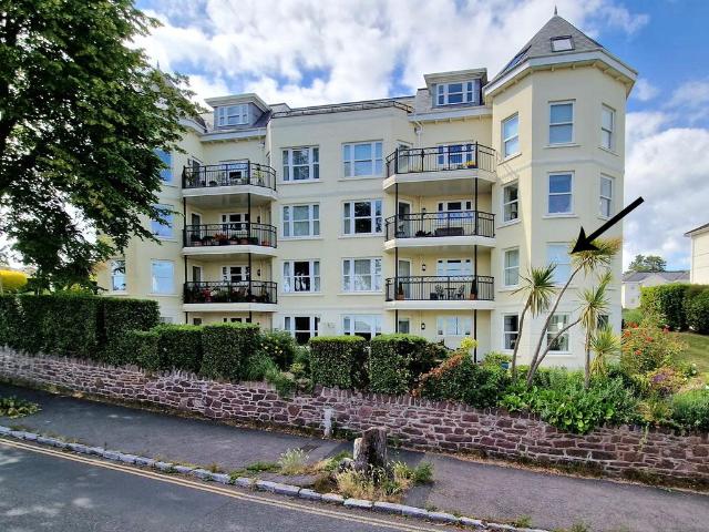 Flat for sale in Livermead