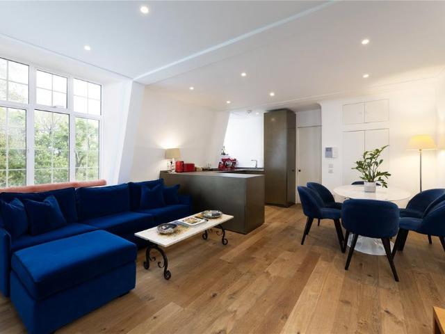 Flat for sale in Chelsea, Greater London