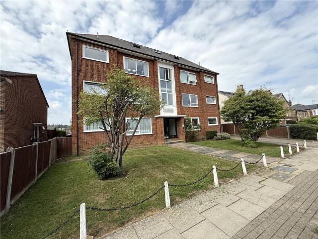 Flat for sale in New Barnet, Greater London
