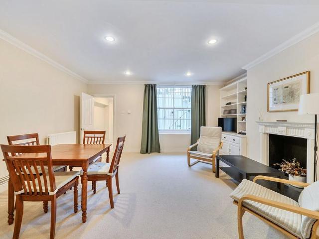 Flat for sale in Pimlico, Greater London