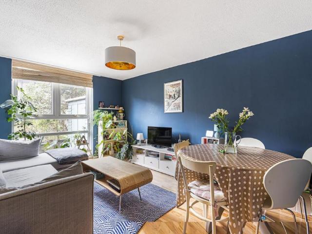 Flat for sale in Peckham, Greater London