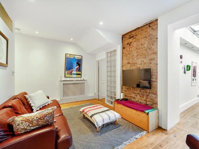 Flat for sale in Kensal Town, Greater London