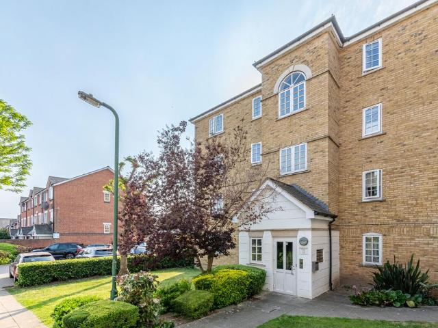 Flat for sale in Shooters Hill, Greater London