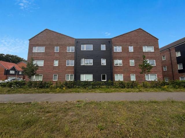 Flat for sale in Fretherne, Hertfordshire