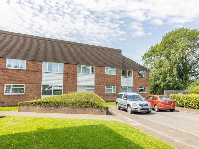 Flat for sale in Pinfold, Leicestershire