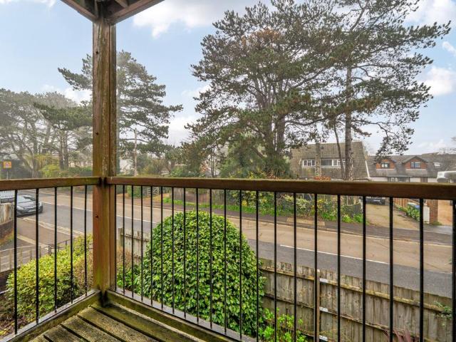 Flat for sale in Locks Heath, Fareham