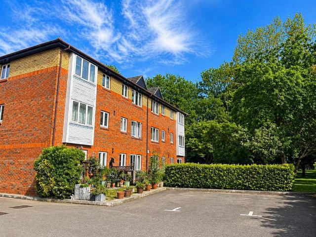 Flat for sale in The Wrythe, Greater London