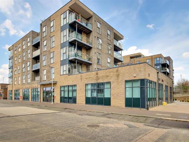 Flat for sale in West Worthing, Worthing