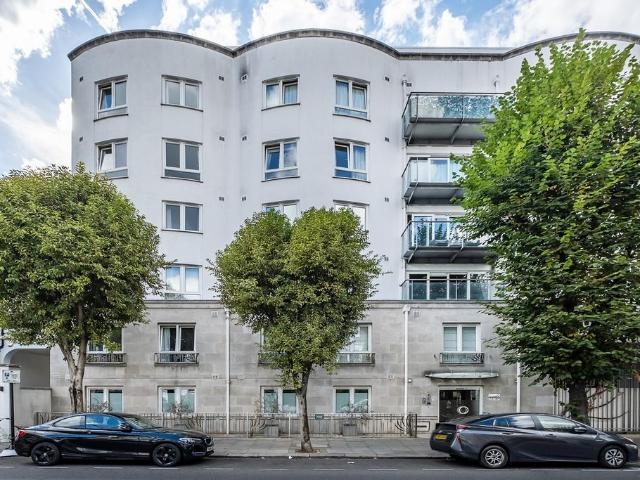Flat for sale in Kensal Town, Bayswater