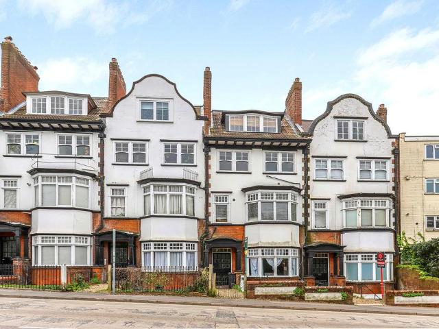 Flat for sale in Boscombe, Bournemouth